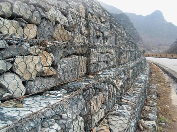 Gabions in Rooftop Landscaping Systems Offering Lightweight Load Distribution and Integrated Irrigation Capabilities